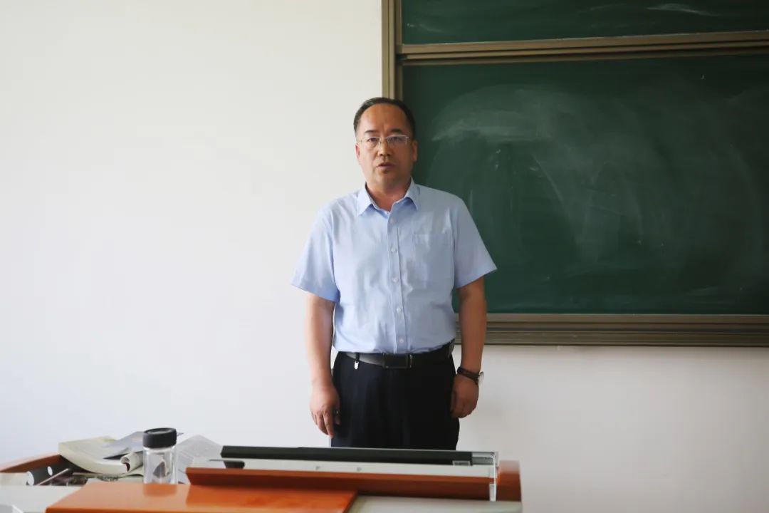 我校纪委书记、监察专员渠涛讲授专题思政课
